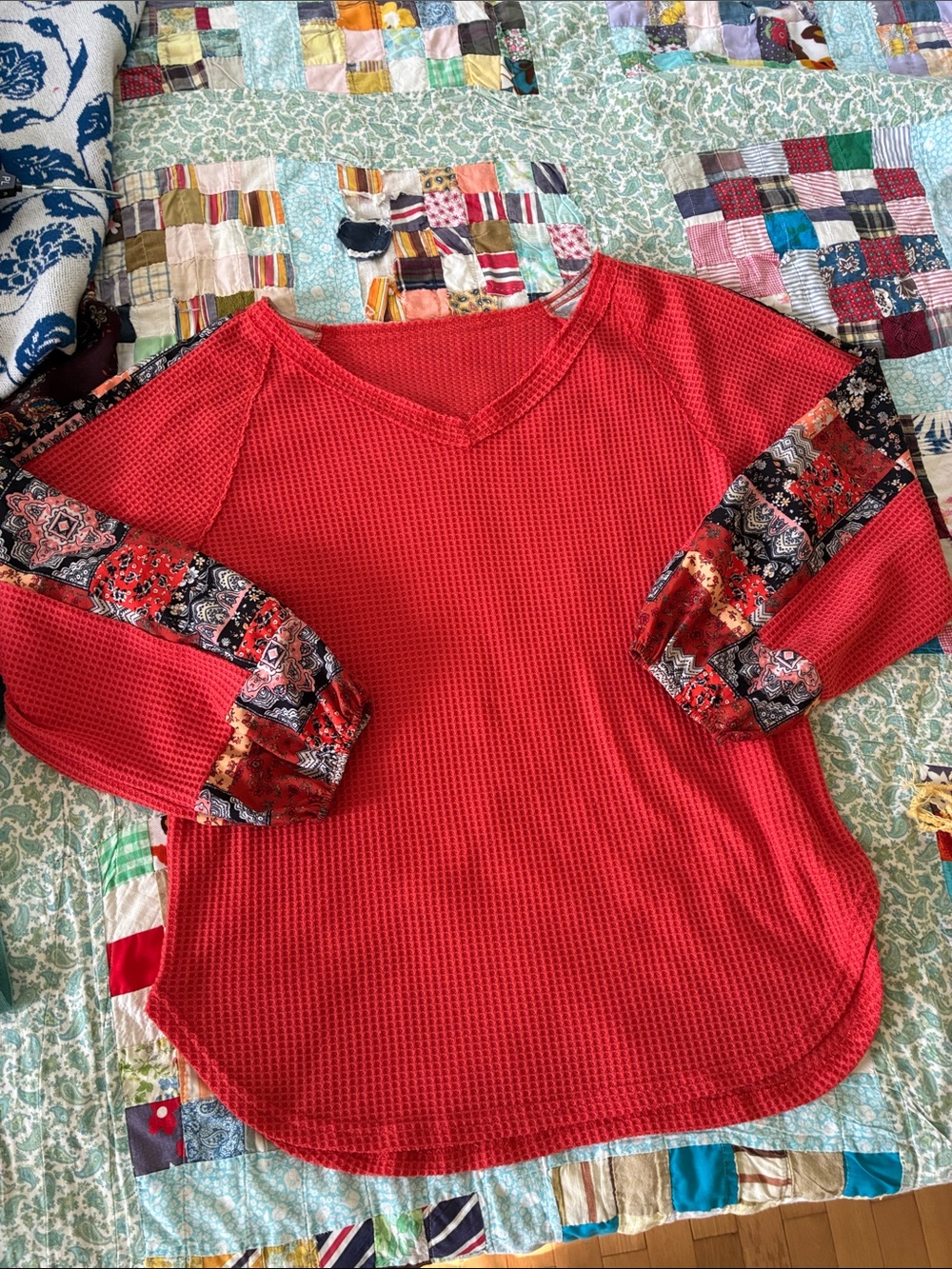 Women’s Red Waffle Knit Top with Patterned Sleeves Size XL